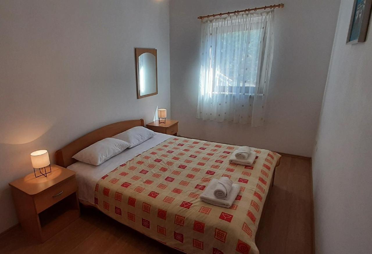 Apartment Classic Zrnovo Esterno foto
